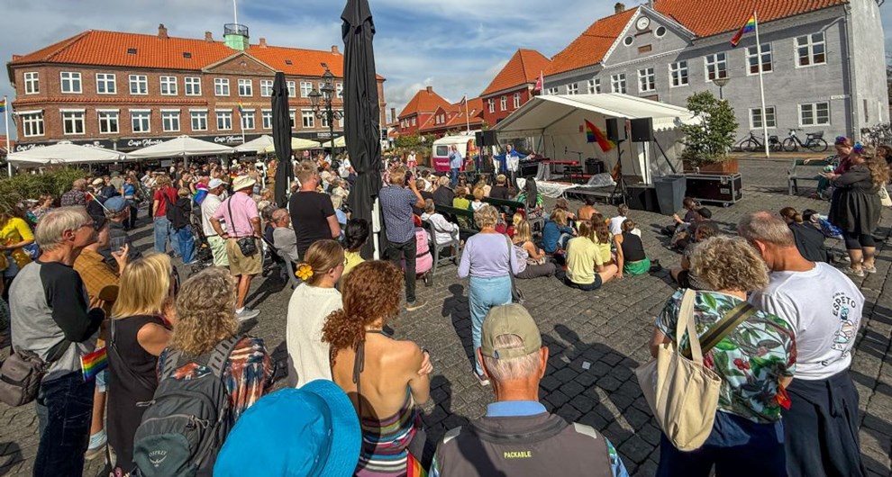 Mange gik parade – men mange tør stadig ikke Mange gik parade – men mange tør stadig ikke