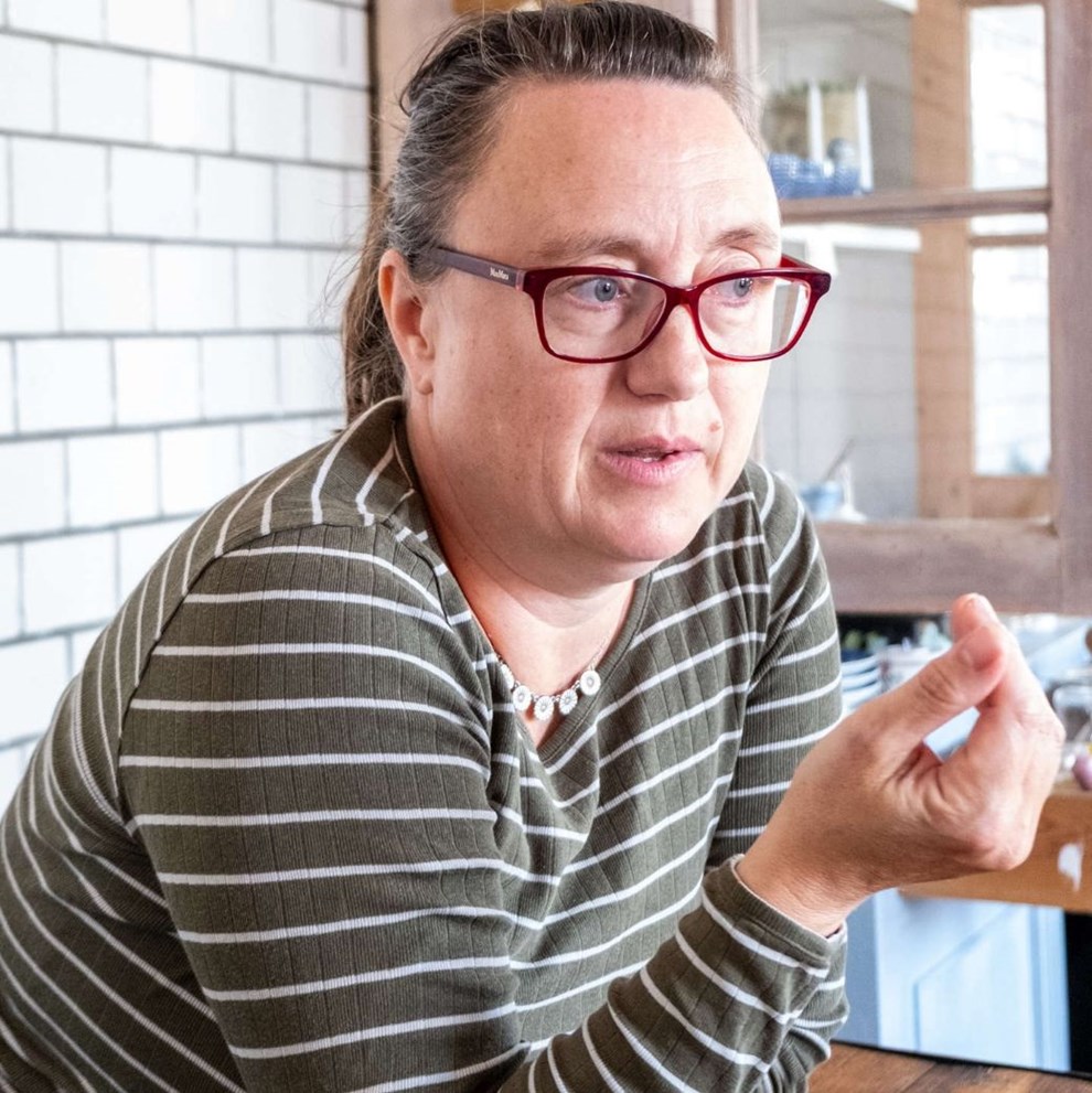 Hun opdager, n�r der er snyd med olien