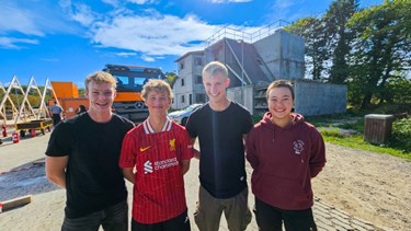 Memory Lane på kasernen: Firkløveret genforenet i Allinge