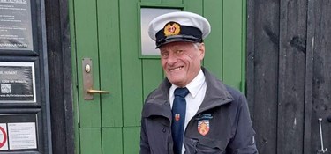 John er syvende generation på øen – og blev den sidste havnefoged