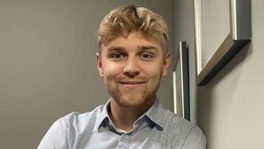 'Ville v�re komisk': Afviser at 'stj�le' fra Peter Juel-Jensen