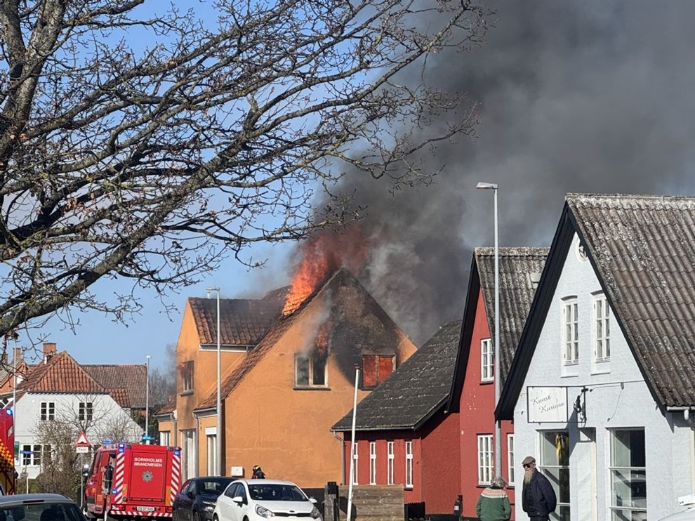Hus i flammer i �stermarie 
