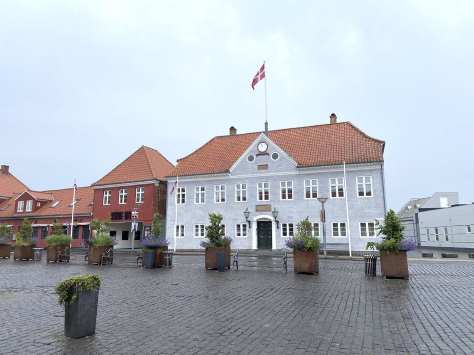 Anholdt for 13 forskellige forhold