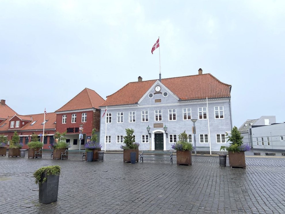 Anholdt for 13 forskellige forhold