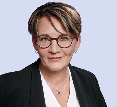 Lillebror fik hende ind i politik