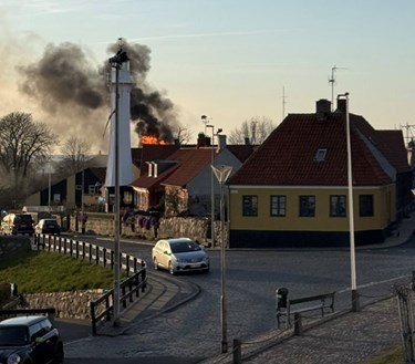 Voldsom brand i R�nne