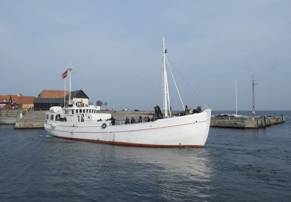 Postb�d sejlet ind i kajen