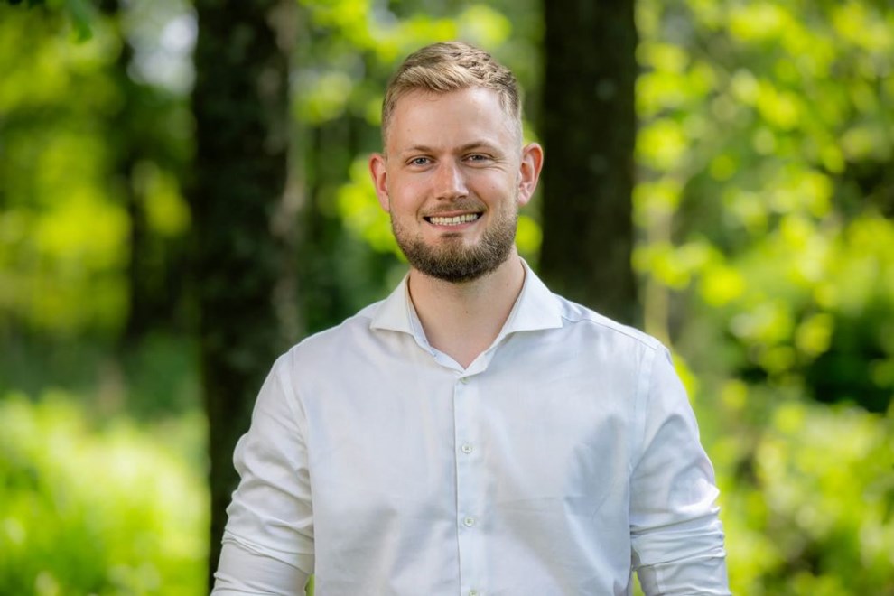 Blev deltidspolitiker midt i en brillebestilling