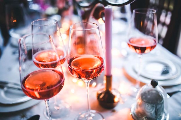 Ros�vin: guide til valg og servering