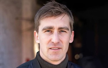 Virksomheden lukker - men Mads er ny direkt�r