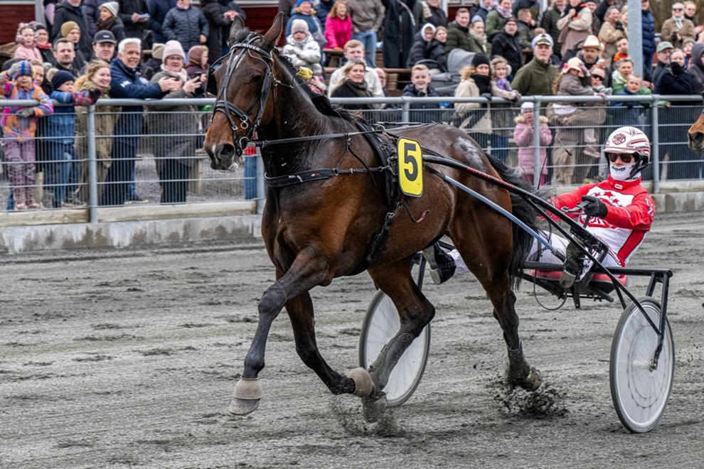 Store Mads-dag p� travbanen