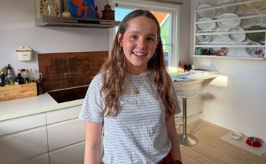 Olivia holdt p� hemmelighed i flere m�neder � nu kan hun endelig sige det h�jt