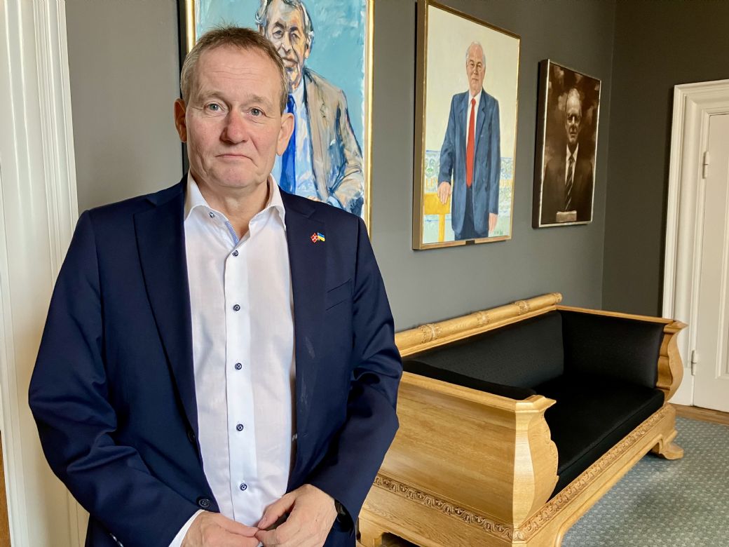 Hang i en lygtepæl, da han fik sit livs overraskelse