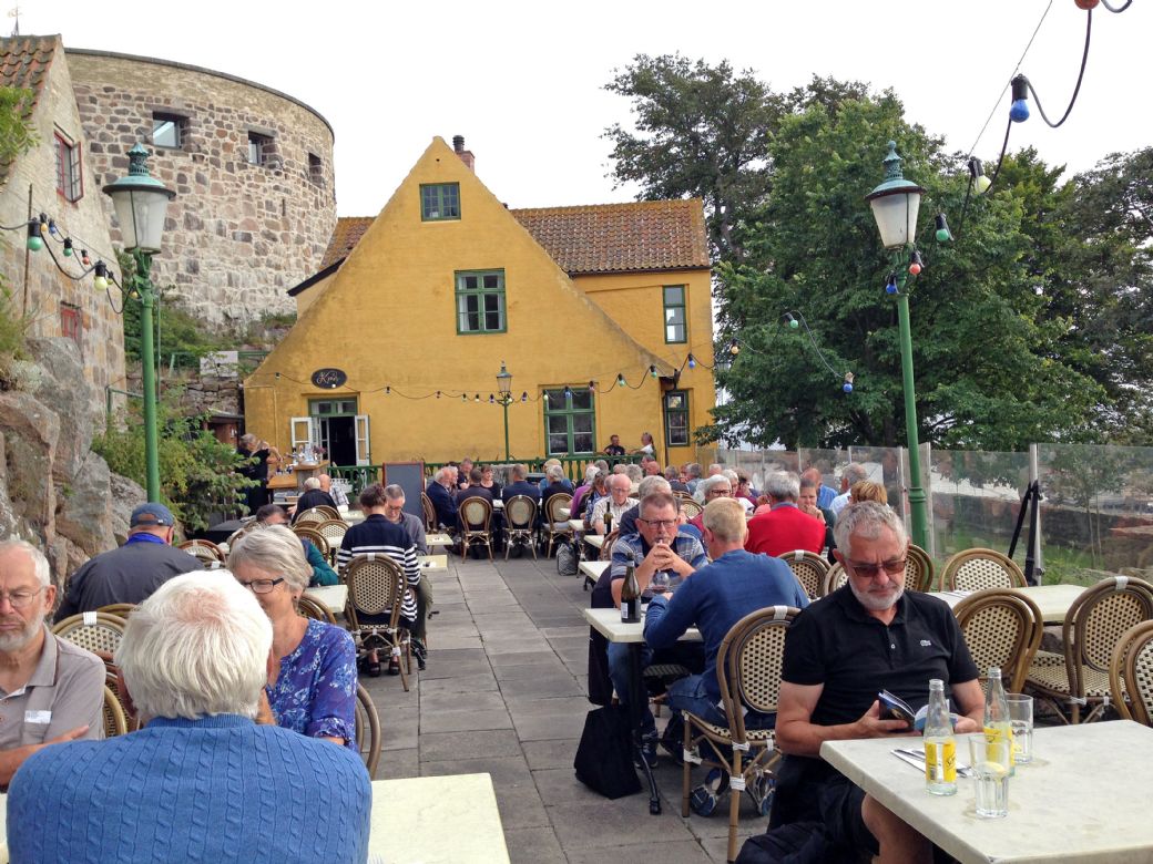 Tidsfrist udl�b: Forpagtning af kro p� vej mod afklaring