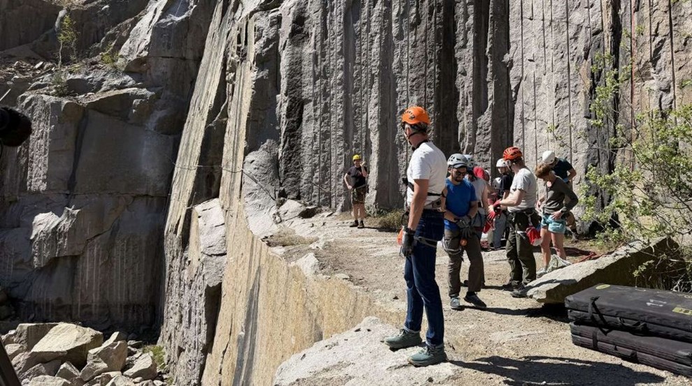S�rlig attraktion �bnet i stenbrud - svensker tog jomfrurejsen 