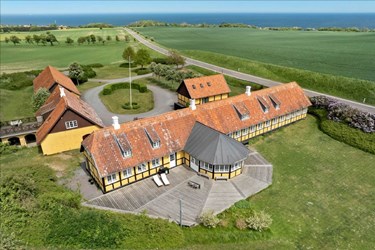 Se det flotte h�ndv�rk: Steen Colbergs hus sat til salg 