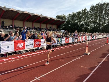 Tusindvis til l�befest i R�nne: Anna og co. jublet i m�l