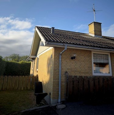 Ven skulle låne deres sommerhus: Blev mødt af 10 turister i indkørslen