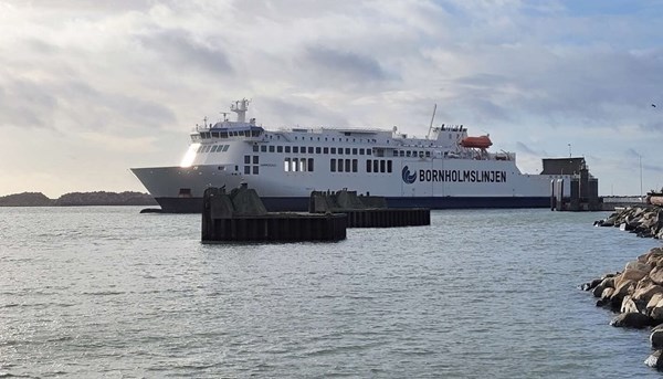 F�rge forsinket � den har avisen med