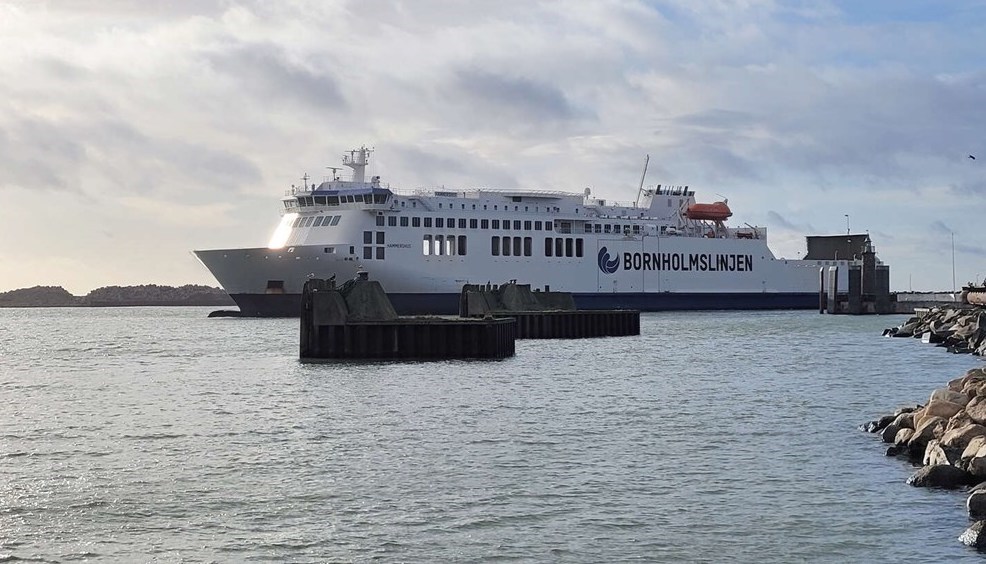 F�rge forsinket � den har avisen med