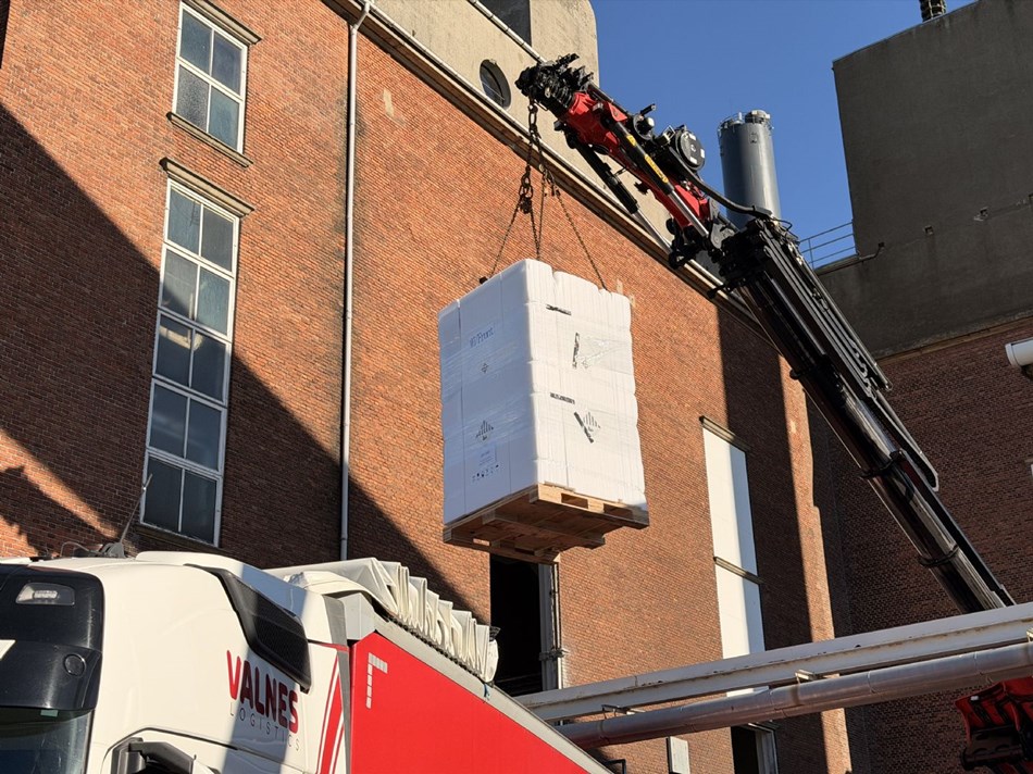 Nu er 100 tons batterier ankommet p� havnen
