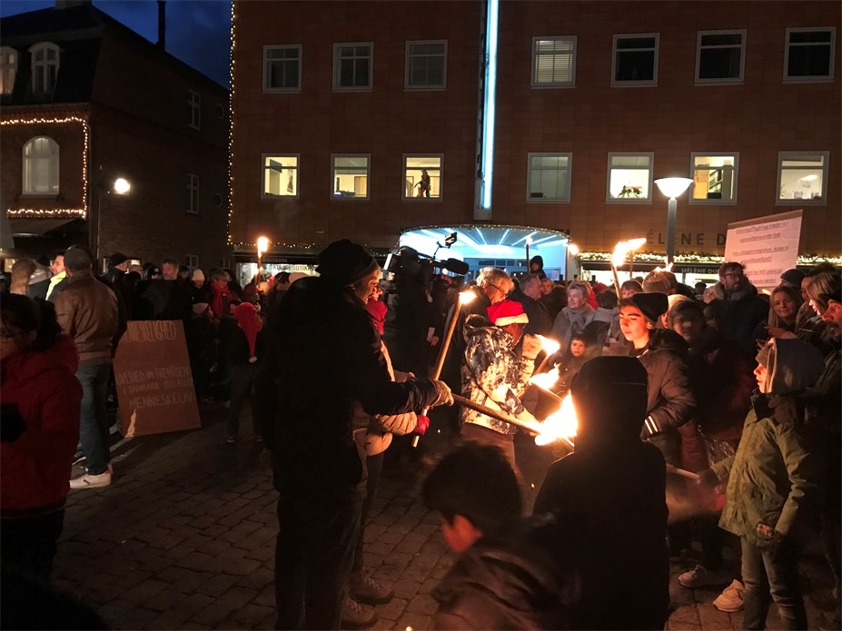 Et par hundrede deltog: Demonstration tog afs�t i k�rlighed