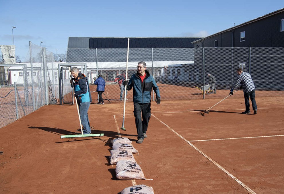 Tennisklub åbner dørene Tennisklub åbner dørene