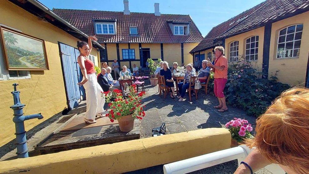 Dans og musik til st�tte for forening