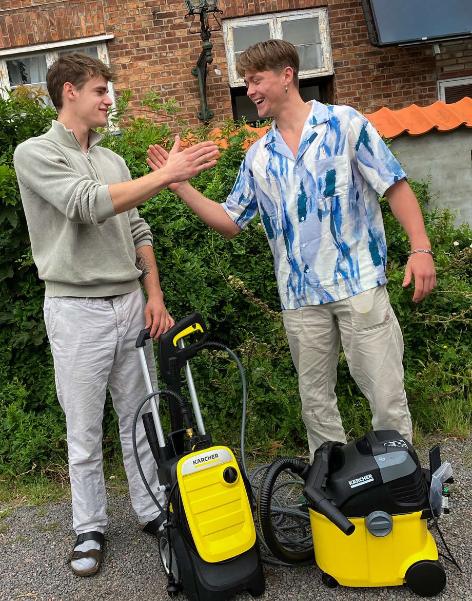 Lukas og Eskil vasker din bil p� abonnement - og de skal nok blive rige en dag 