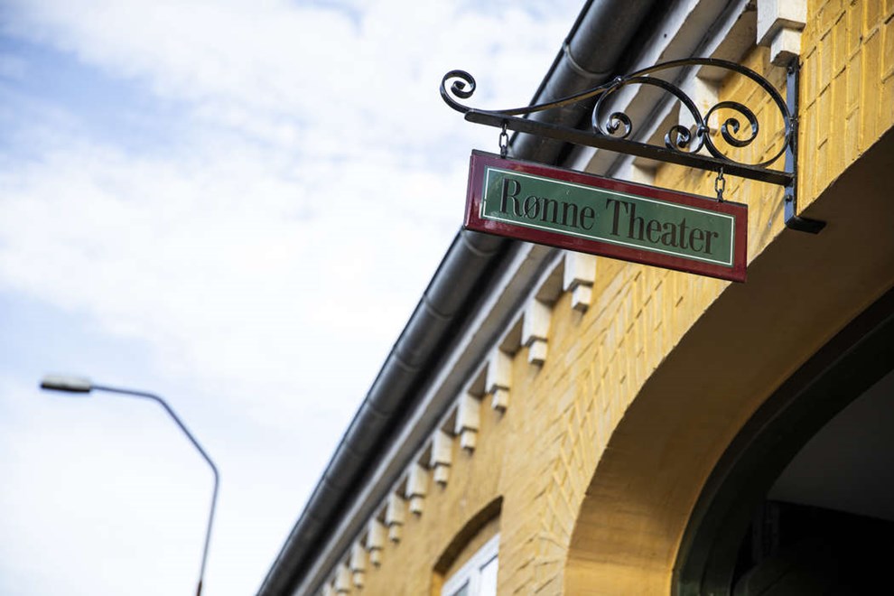 Tr�st er klar til at rulle besparelse tilbage