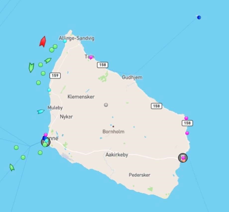 Mange fragtskibe ligger i l�