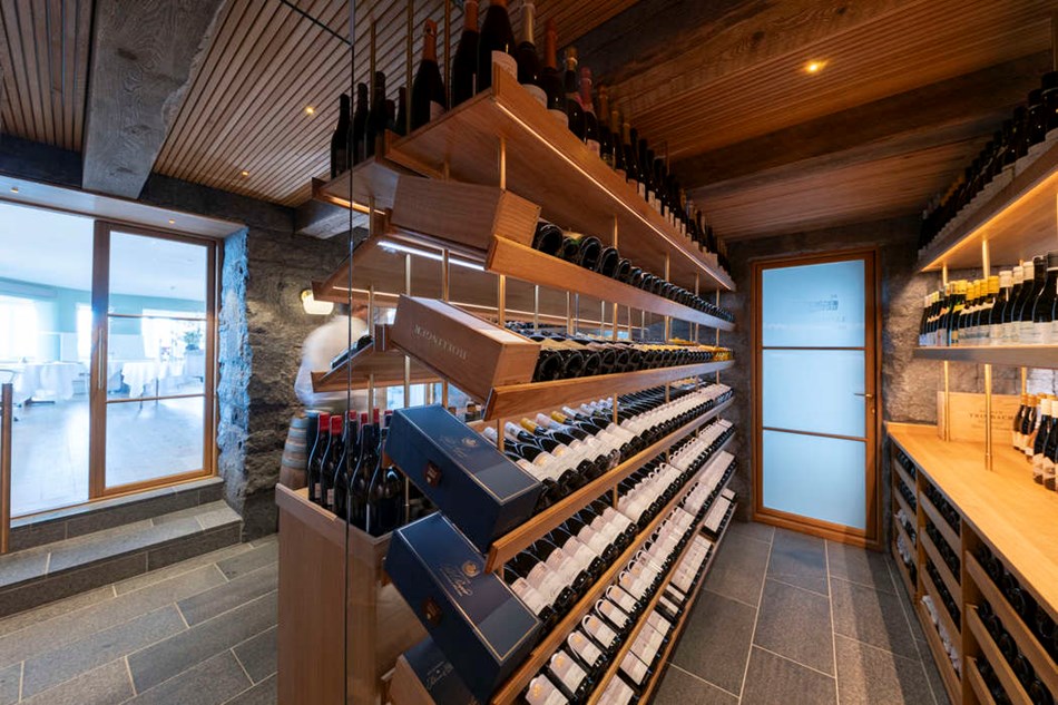 Hugget i bornholmsk granit: Ny attraktion p� hotel