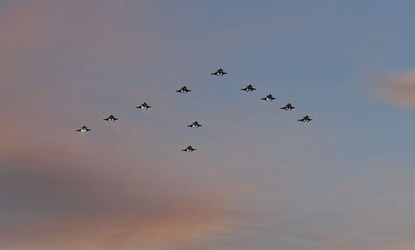 Svenske jagerfly vil danne juletr� over R�nne