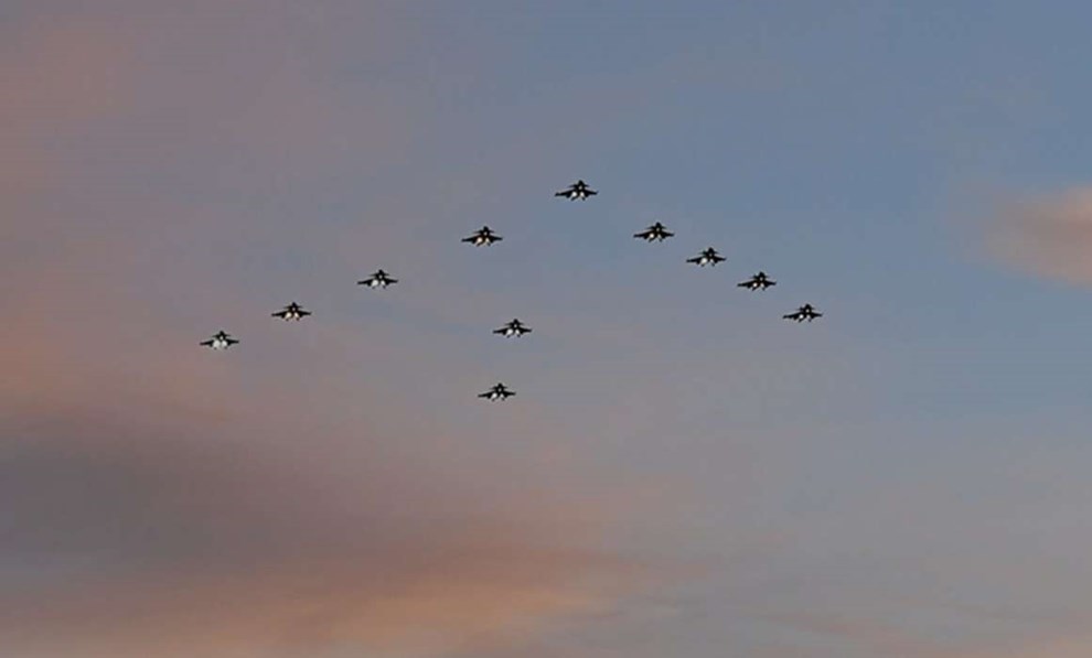 Svenske jagerfly vil danne juletr over Rnne