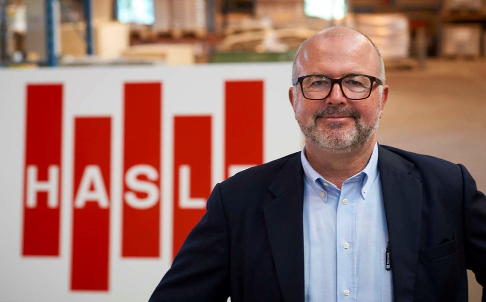 Rekordoverskud i R�nne-virksomhed: Snebolden ruller