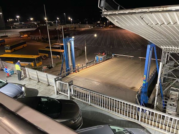 Slange skabte problemer for f�rge