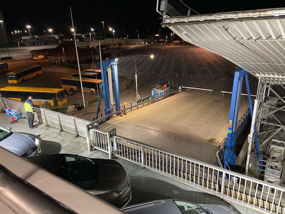 Slange skabte problemer for f�rge