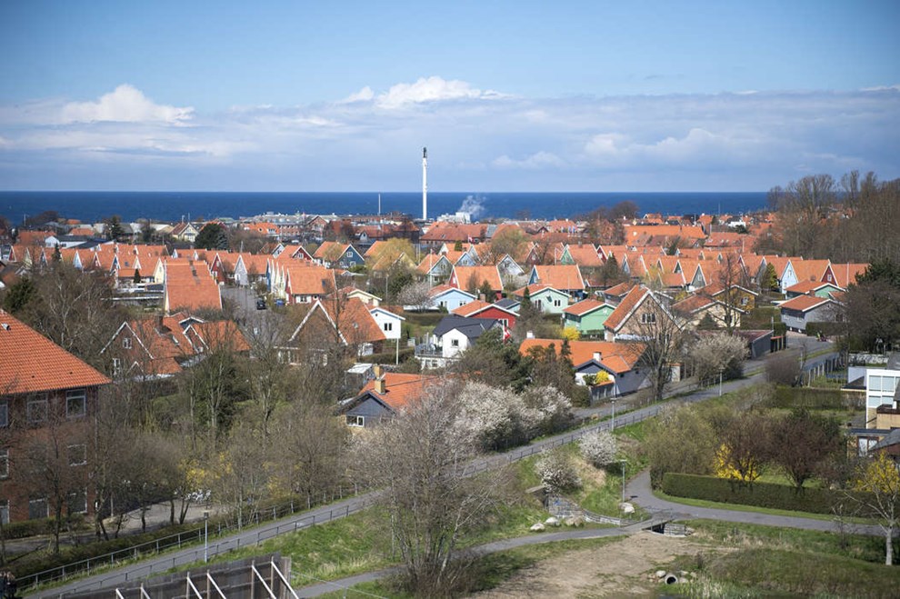 F�rre indbyggere i fremtiden: To byer bryder m�nstret