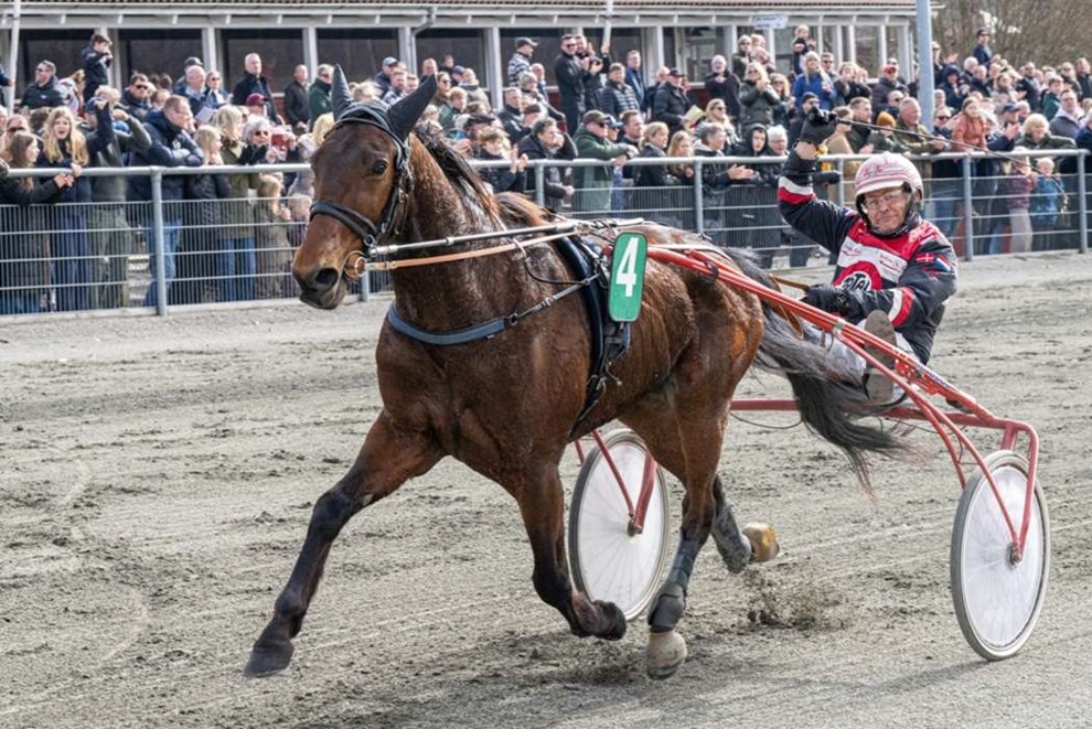 Ismael F Boko fik supertid i Sverige