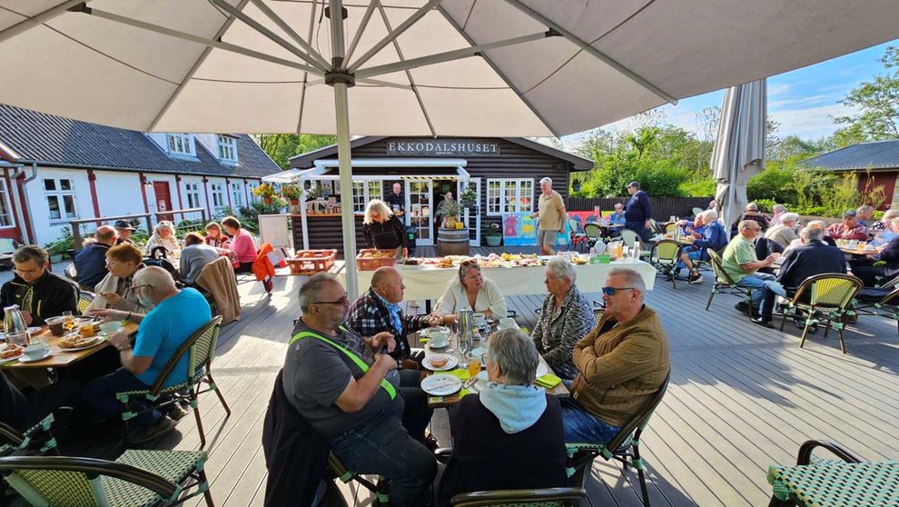 Sang, snaps og pinsesol