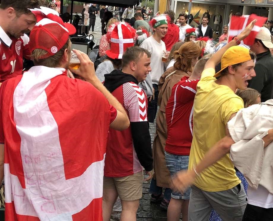 Gratis storsk�rm p� torvet, n�r EM-holdet skal spille