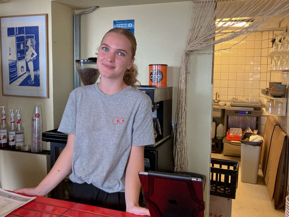 19-rige Maja styrer butikken: Det er fedt at have s meget ansvar