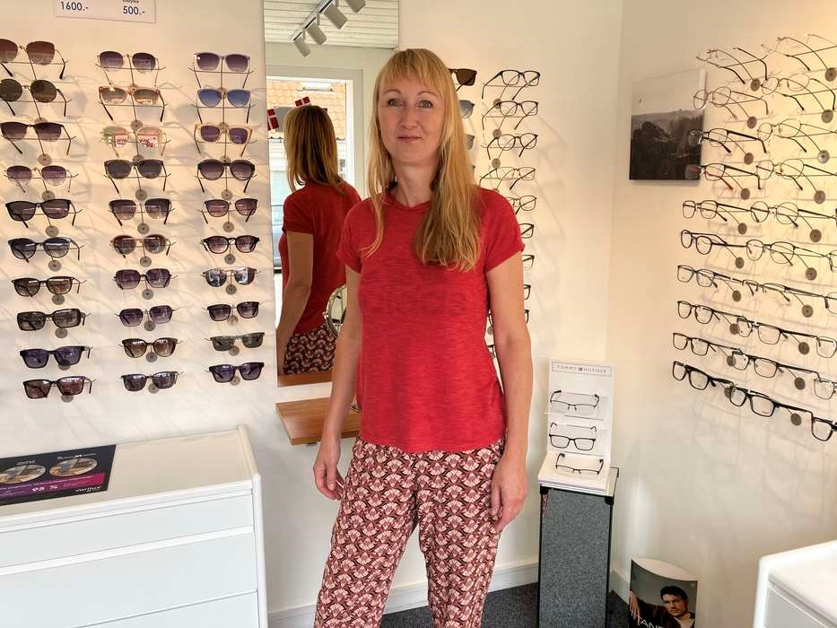 Optiker har jubil�um: Man skal knokle i syv �r uden at gr�de