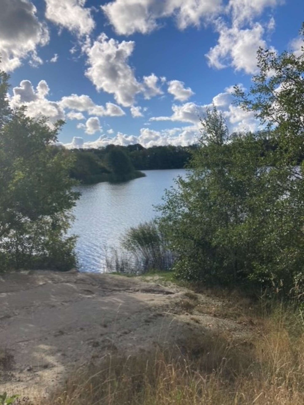 Dagens billede: Skyhimmel over Snorrebakkesøen Dagens billede: Skyhimmel over Snorrebakkesøen
