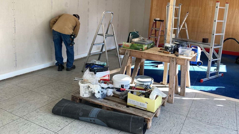 Frivillige fortstter arbejdet: Ny butik er p vej