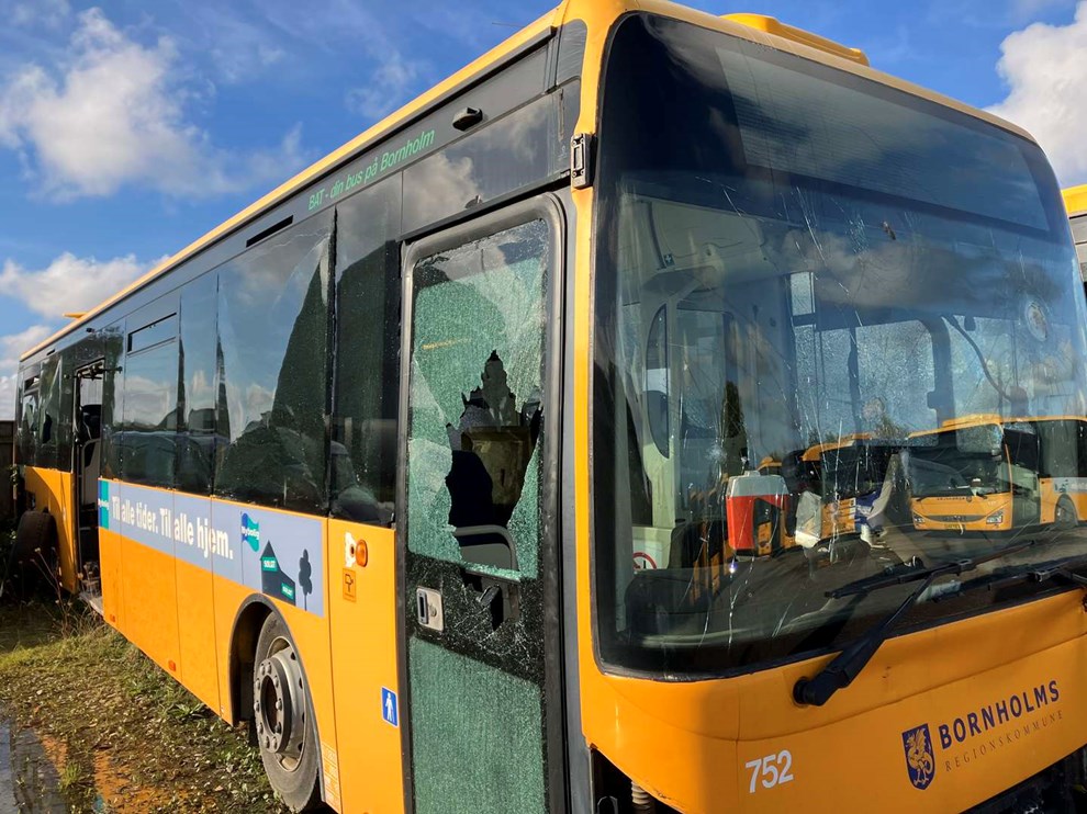 Se billeder: Politiet s�ger vidner til h�rv�rk mod busser