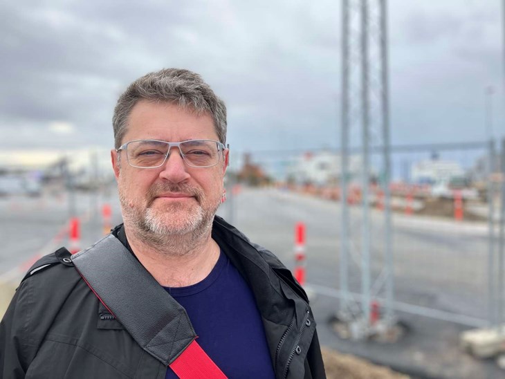 &ndash; Jeg synes, det er kaotisk, lyder det fra Lars Echardt Petersen, der mandag formiddag var p&aring; vej til f&aelig;rgen. Foto: William Sonne Kaal&oslash;