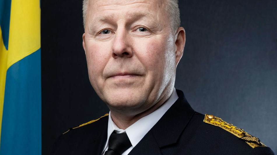 Svensk forsvar advarer mod vindm�lleparker i �sters�en