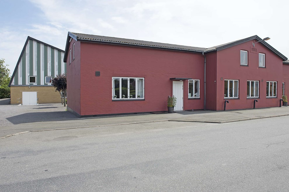 Bo �bner d�rene til juleaften i Nylars