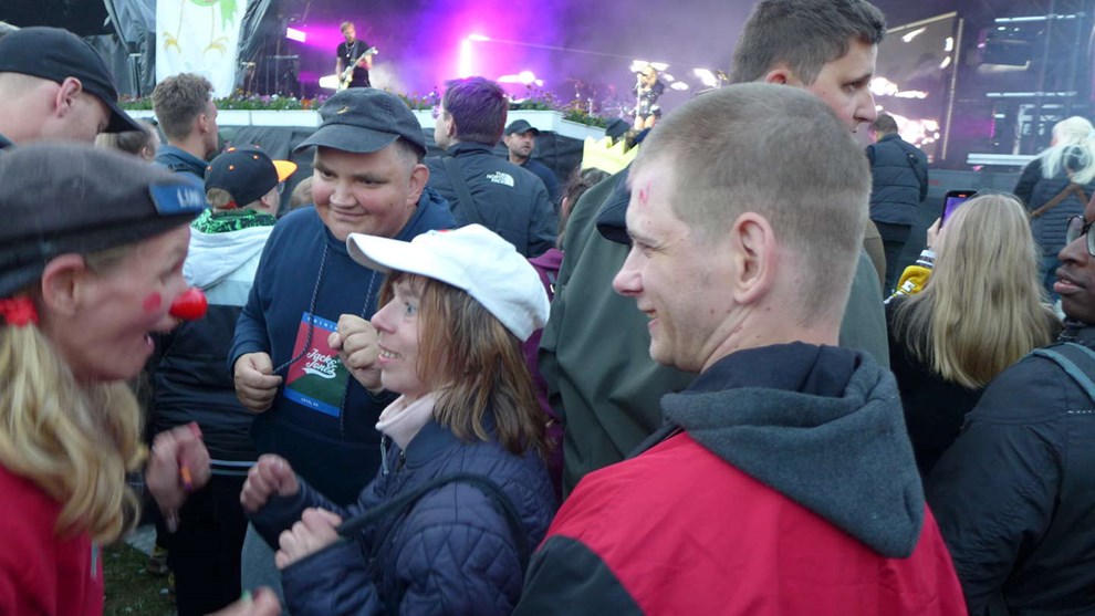 Lions hjælper udviklingshæmmede til festival Lions hjælper udviklingshæmmede til festival